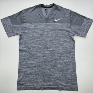 Nike Men's Large Heather Gray Pro Training Dri-FIT Tee